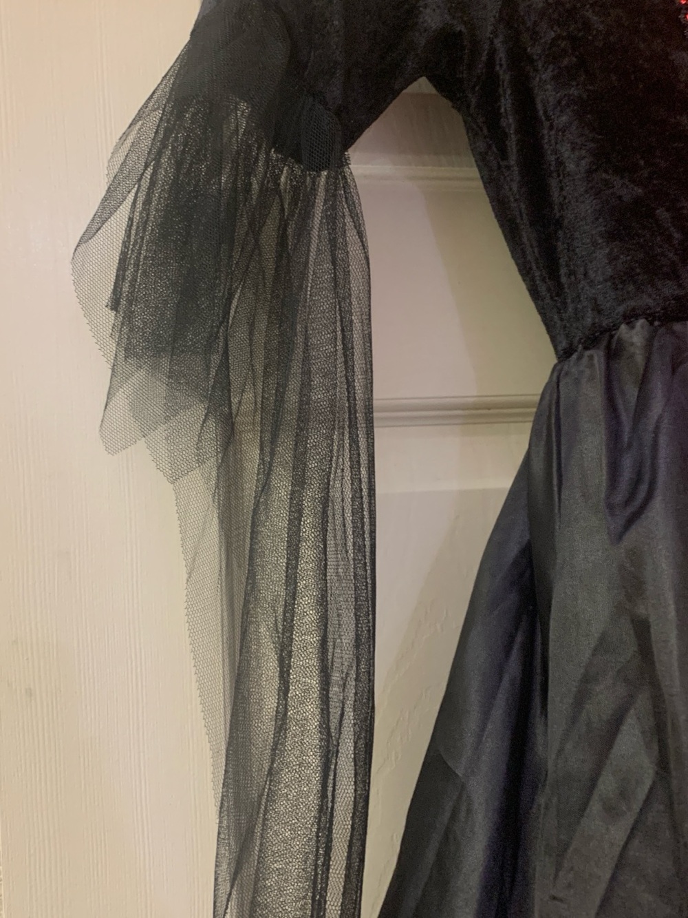 Spirit Halloween Black and Red Girl’s Victorian Vampire Gown - Picture 5 of 9